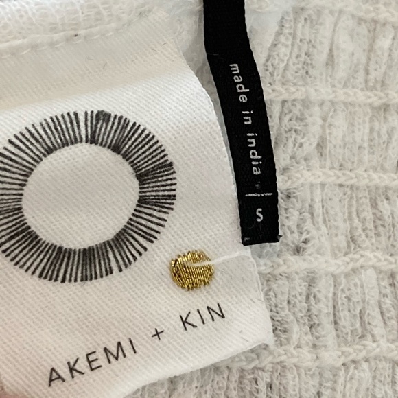 Anthro Akemi & Kin Top - Picture 2 of 3